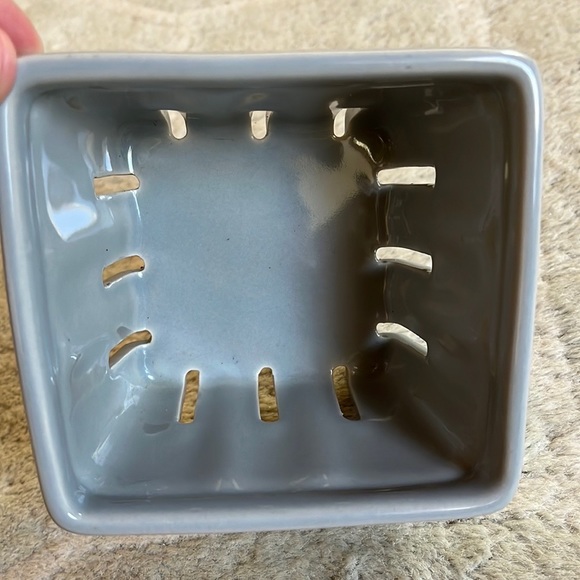 Sur La Table Berry Bowl - Picture 3 of 9